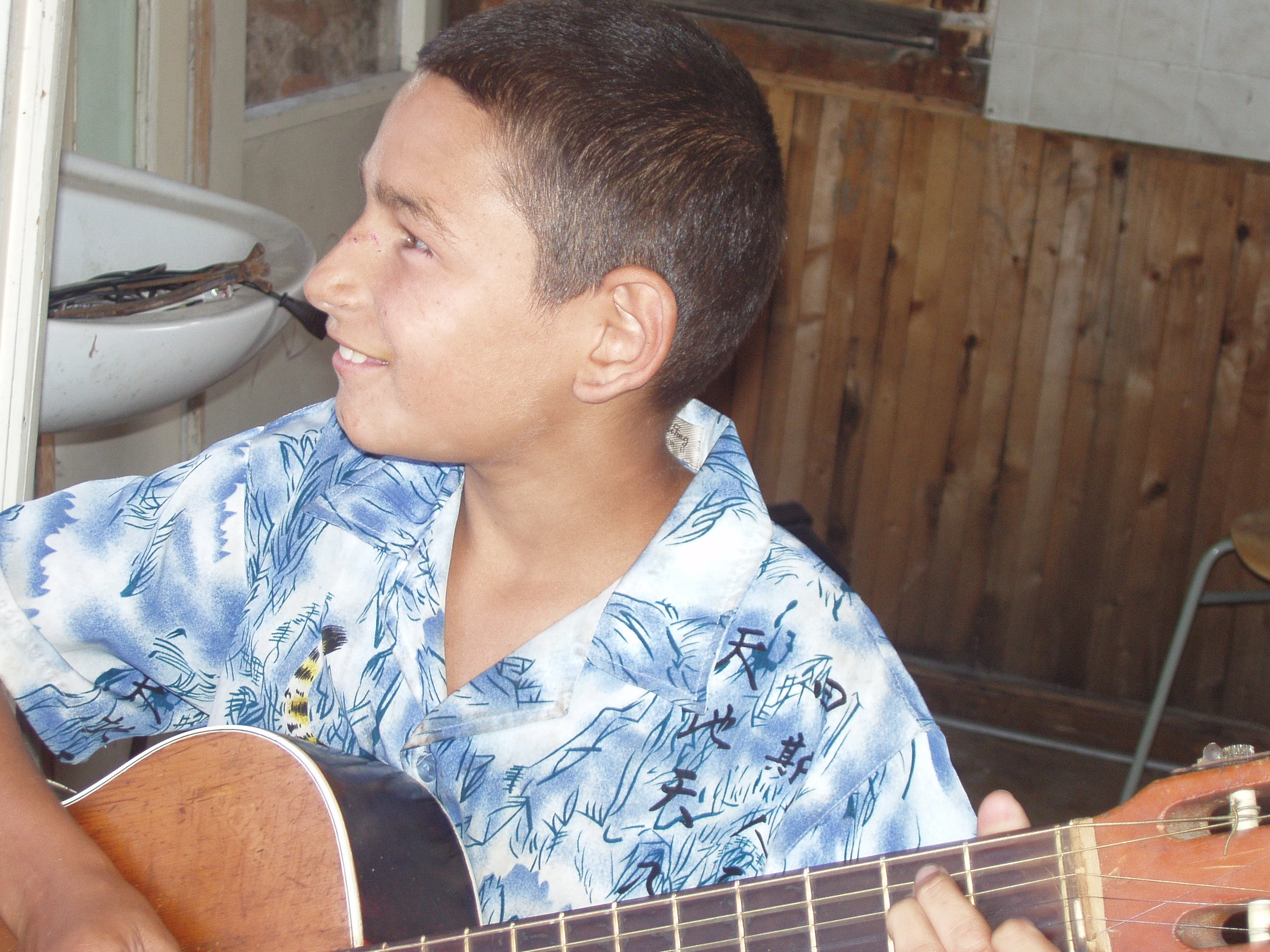 Čhavore, amen, len on vičinel